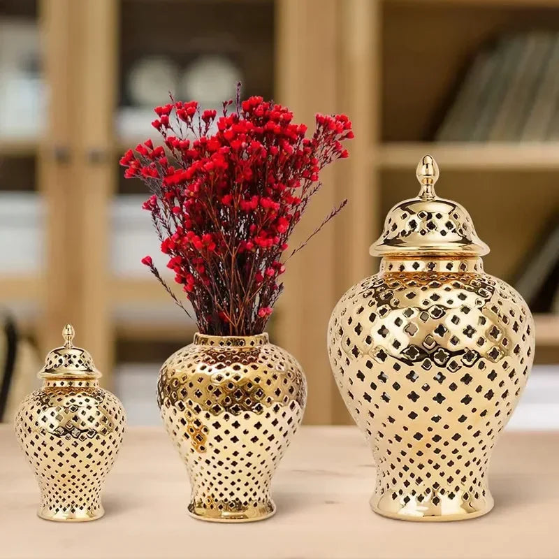 Hollow Out Storage Jar Ginger Jar Pierced Gold Ceramic Vase with Lid Bud Vase Carved Lattice Temple Jar for Room Home Decorative